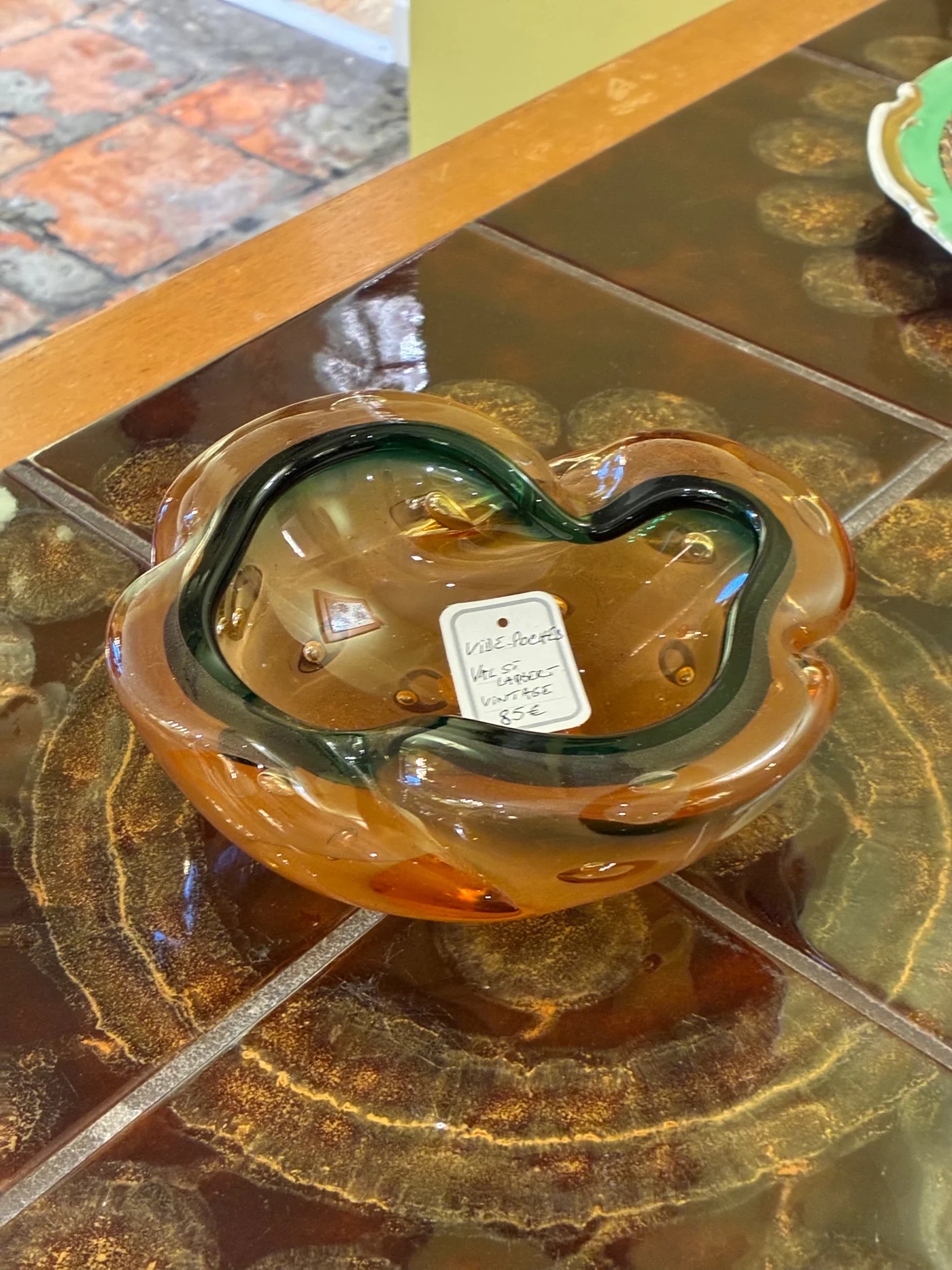 Vide-poches en verre de Murano (Italie) avec inclusion de bulles d’air et superposition de verre de différentes couleurs - Années 60 - Diam 17 cm