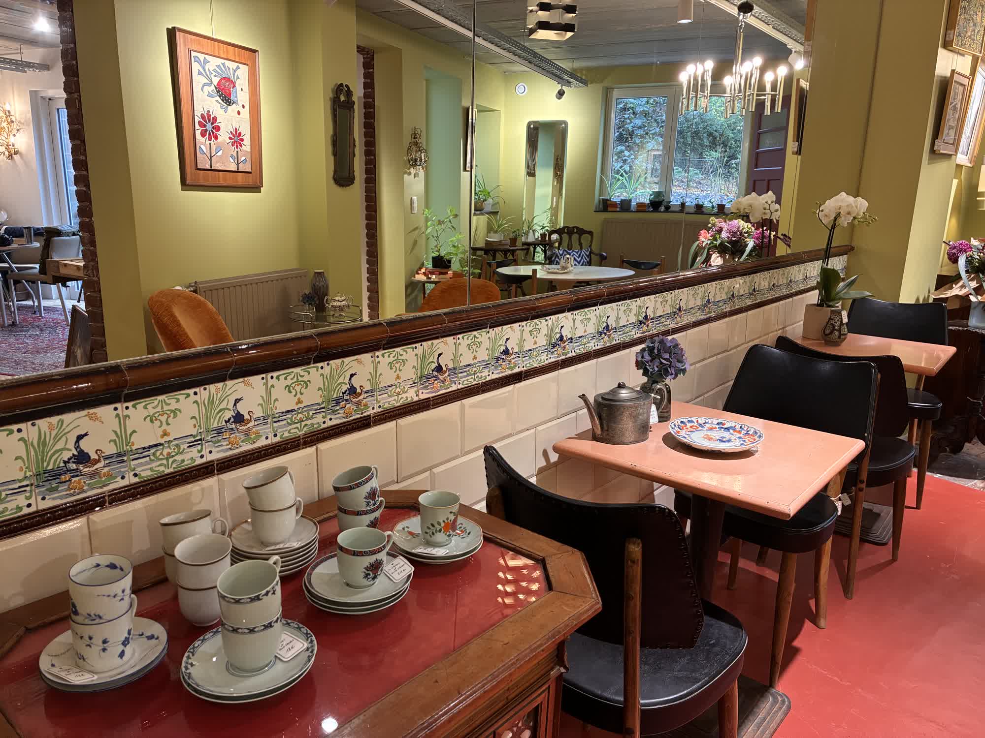 Endroit où il fait bon s'arrêter pour déguster un café, un thé ou une infusion